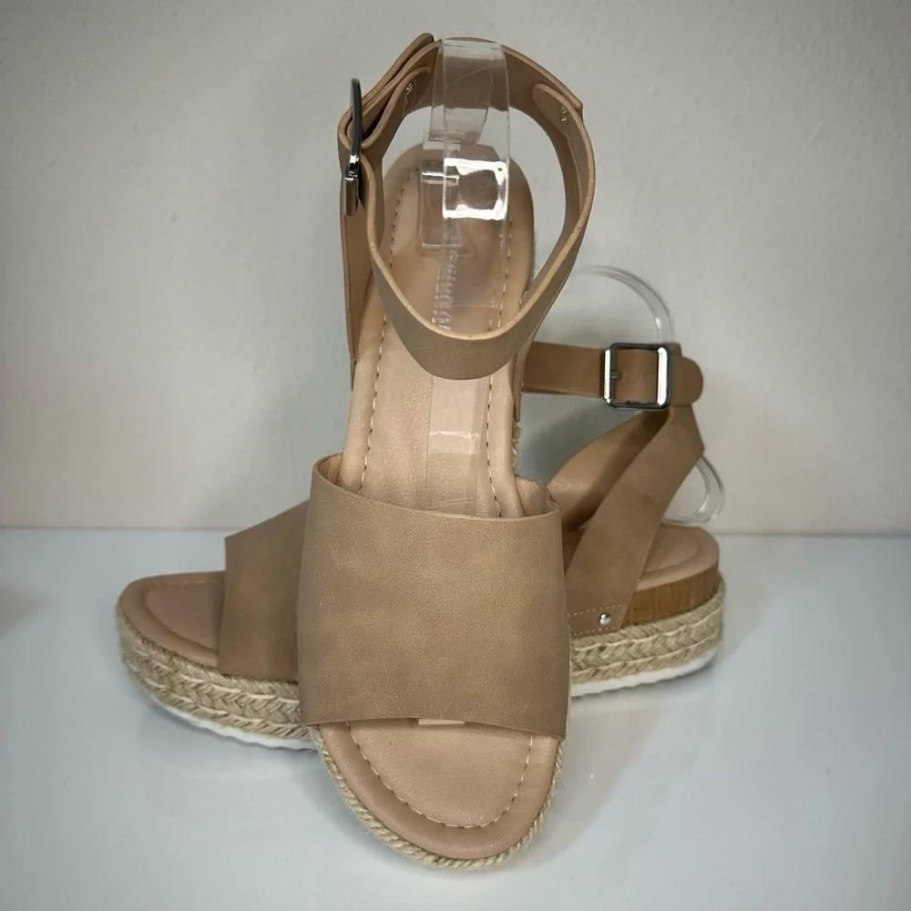 Cushionaire Espadrille Sandals
